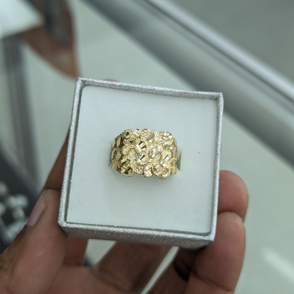 10kt real gold nugget Ring size 8